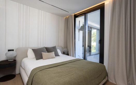 INDEPENDENT VILLA IN NUEVA ANDALUCÍA