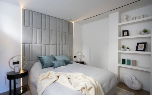 INDEPENDENT VILLA IN NUEVA ANDALUCÍA