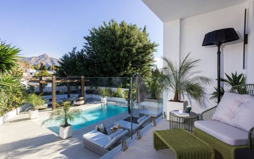 INDEPENDENT VILLA IN NUEVA ANDALUCÍA