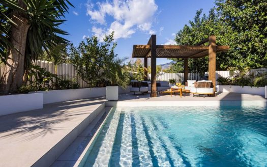 INDEPENDENT VILLA IN NUEVA ANDALUCÍA