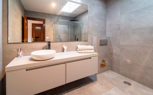 Independent house / chalet for sale – Calle Santa Bai