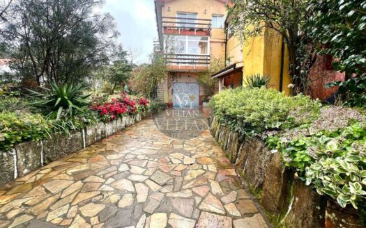 Chalets Independientes · Outes