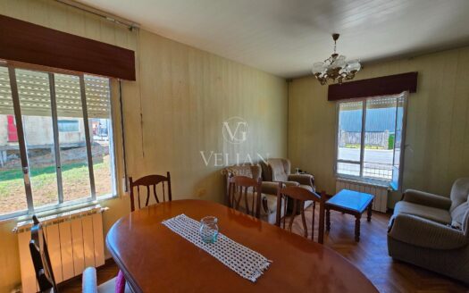 Gran oportunidad en Rianxo: casa independiente con amplia parcela