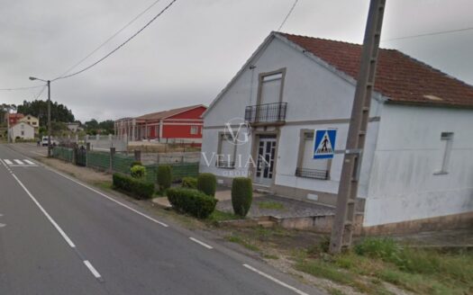 Gran oportunidad en Rianxo: casa independiente con amplia parcela