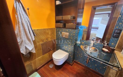 Piso reformado con acabados de lujo y vistas impresionantes