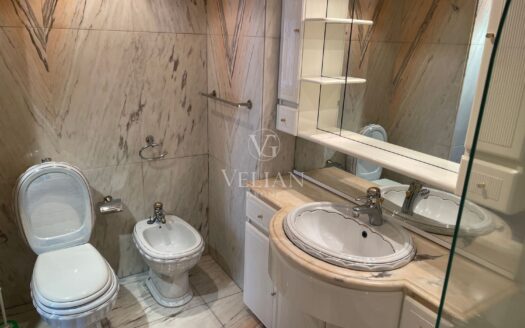 Piso exclusivo con terraza y garaje junto a Plaza España – Vigo