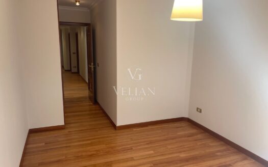 Piso exclusivo con terraza y garaje junto a Plaza España – Vigo