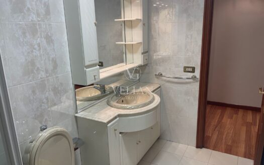 Piso exclusivo con terraza y garaje junto a Plaza España – Vigo