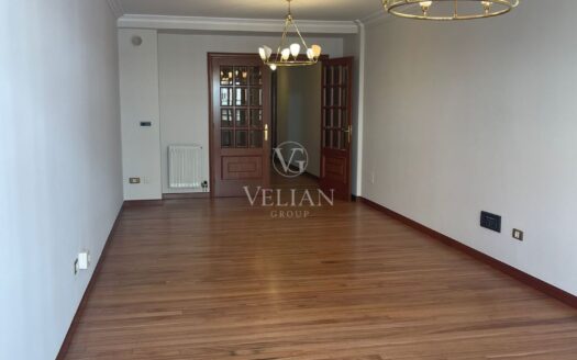 Piso exclusivo con terraza y garaje junto a Plaza España – Vigo
