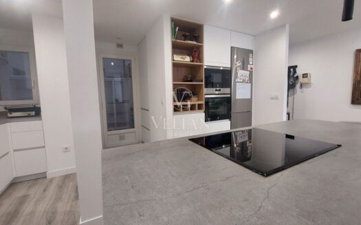 Piso reformado con terraza de 110 m² y garaje en el centro peatonal de Pontevedra