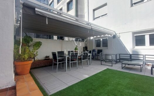 Piso reformado con terraza de 110 m² y garaje en el centro peatonal de Pontevedra