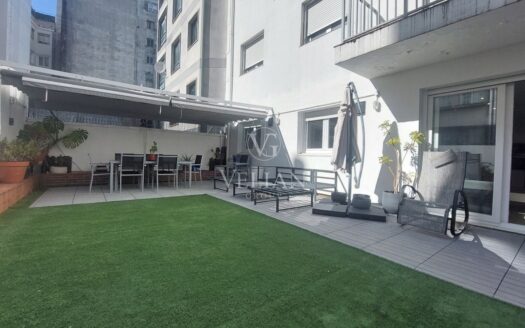 Piso reformado con terraza de 110 m² y garaje en el centro peatonal de Pontevedra