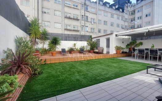 Piso reformado con terraza de 110 m² y garaje en el centro peatonal de Pontevedra