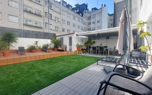 Piso reformado con terraza de 110 m² y garaje en el centro peatonal de Pontevedra