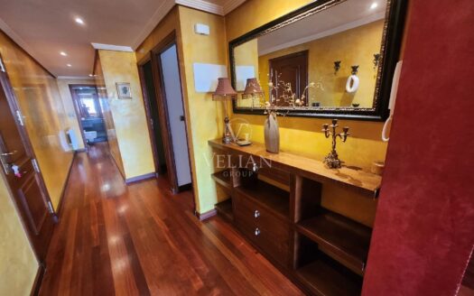 Piso reformado con acabados de lujo y vistas impresionantes