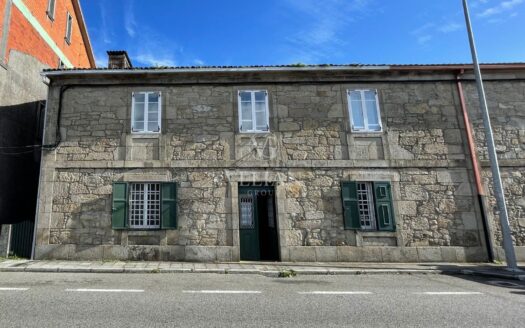 Encantadora casa pareada con finca y patio rústico a 12 km de Santiago de Compostela