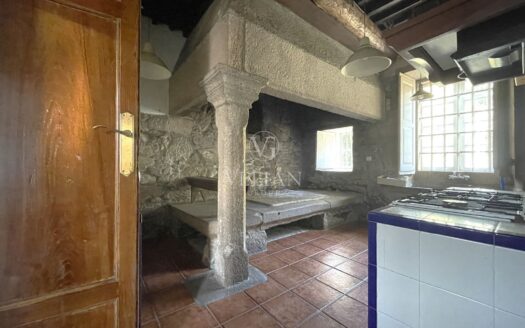 Encantadora casa pareada con finca y patio rústico a 12 km de Santiago de Compostela