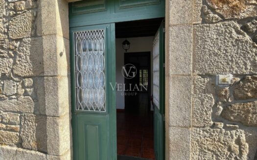 Encantadora casa pareada con finca y patio rústico a 12 km de Santiago de Compostela