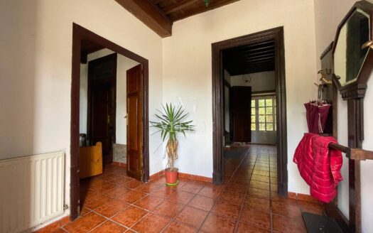 Encantadora casa pareada con finca y patio rústico a 12 km de Santiago de Compostela