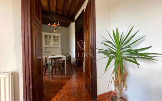 Encantadora casa pareada con finca y patio rústico a 12 km de Santiago de Compostela