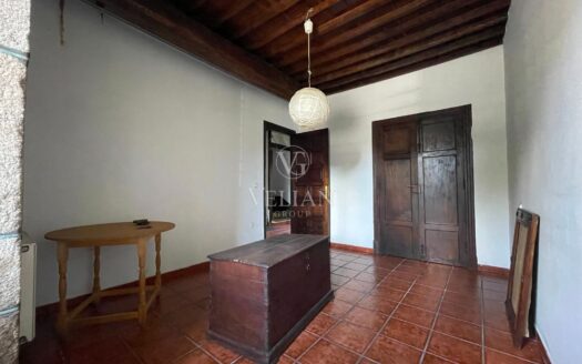 Encantadora casa pareada con finca y patio rústico a 12 km de Santiago de Compostela