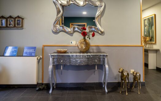 Chalet independiente con piscina interior y exterior a 10 min de Santiago de Compostela