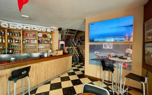 Locales Comerciales · Boiro