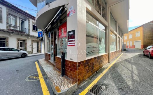 Locales Comerciales · Boiro