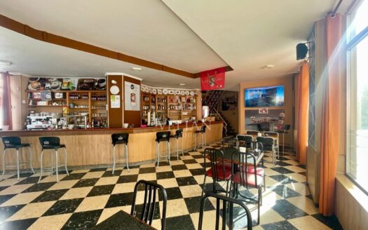 Locales Comerciales · Boiro