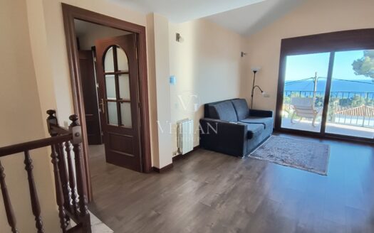 Villa moderna con vistas al mar a 250 m de la playa en Platja d’Aro – Diseño, eficiencia y ubicación.