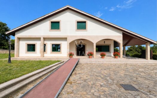 Chalets Independientes · Laracha