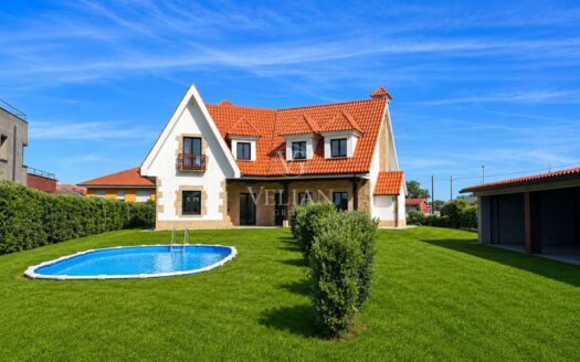 Chalets Independientes · Ribeira