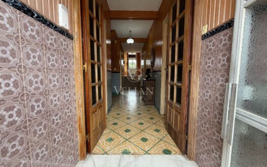 Gran oportunidad en Rianxo: casa independiente con amplia parcela