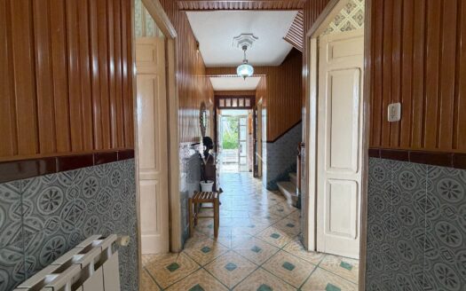 Gran oportunidad en Rianxo: casa independiente con amplia parcela