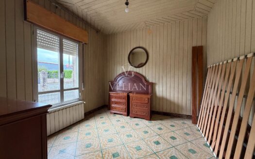 Gran oportunidad en Rianxo: casa independiente con amplia parcela