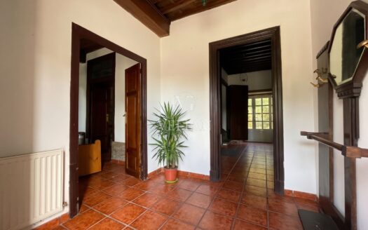 Encantadora casa pareada con finca y patio rústico a 12 km de Santiago de Compostela
