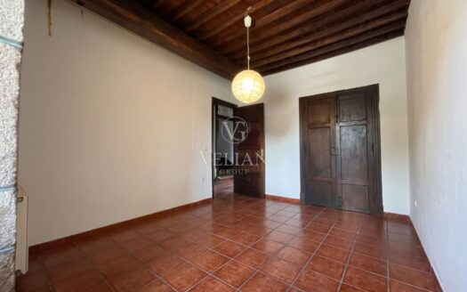 Encantadora casa pareada con finca y patio rústico a 12 km de Santiago de Compostela