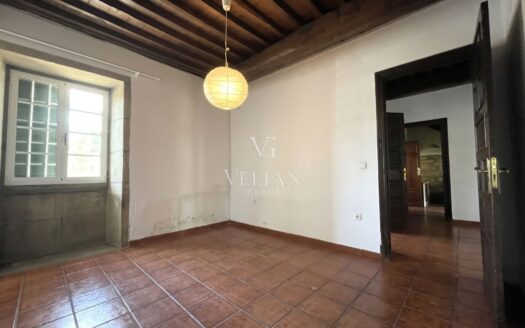 Encantadora casa pareada con finca y patio rústico a 12 km de Santiago de Compostela