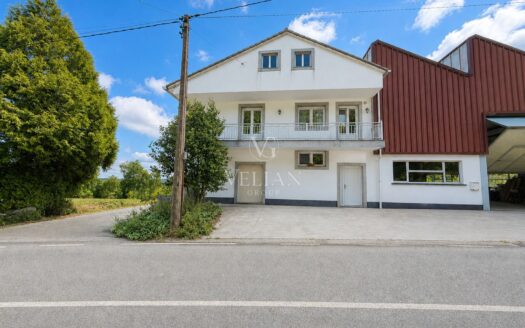 Chalets Independientes · A Baña