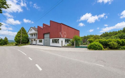 Chalets Independientes · A Baña