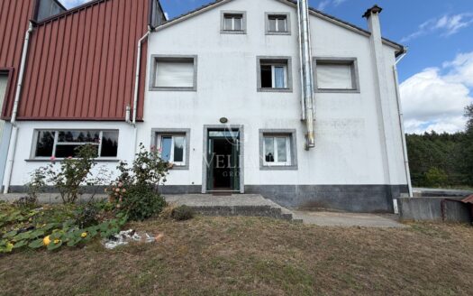 Chalets Independientes · A Baña
