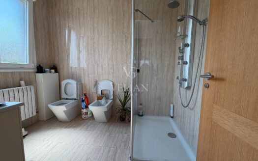 Chalets Independientes · A Baña