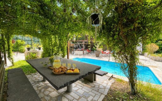 Chalets Independientes · Mos