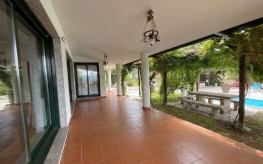 Chalets Independientes · Mos
