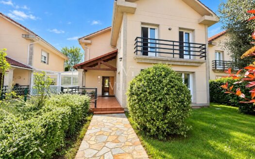 Chalets Independientes · Santiago De Compostela