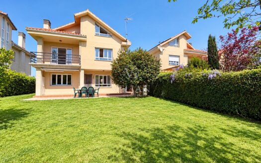 Chalets Independientes · Santiago De Compostela